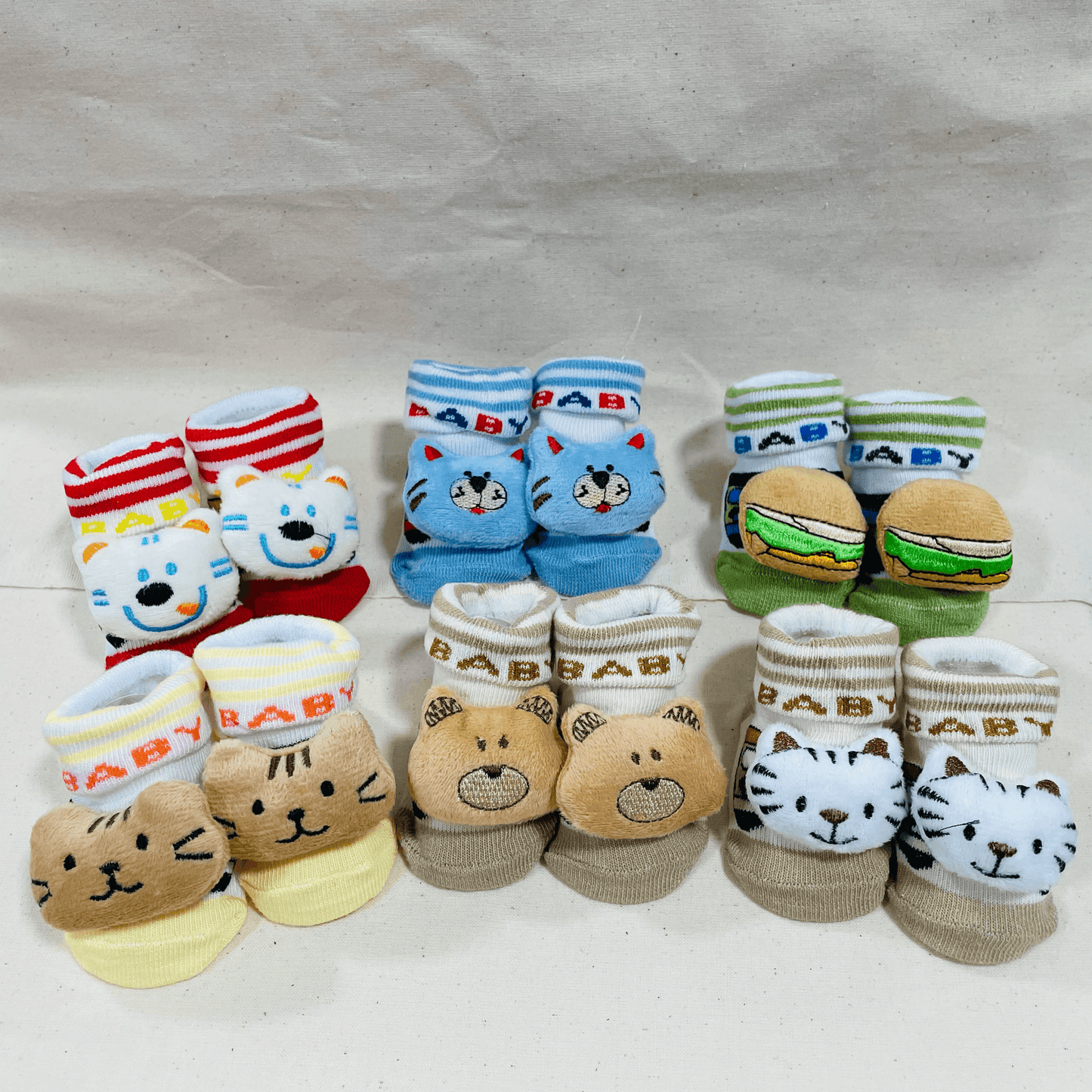 Calcetín con peluche 0-6m, variedad de colores