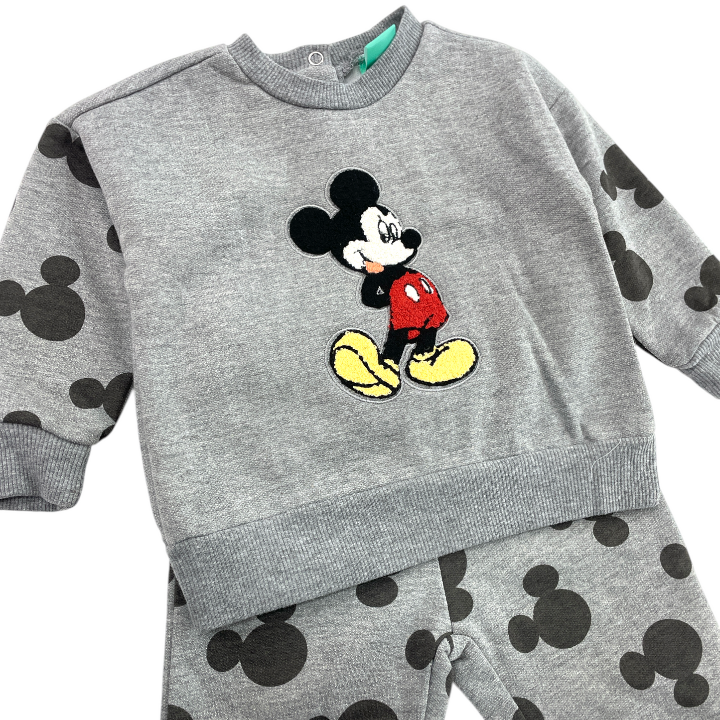 Conjunto de Mickey, Gris