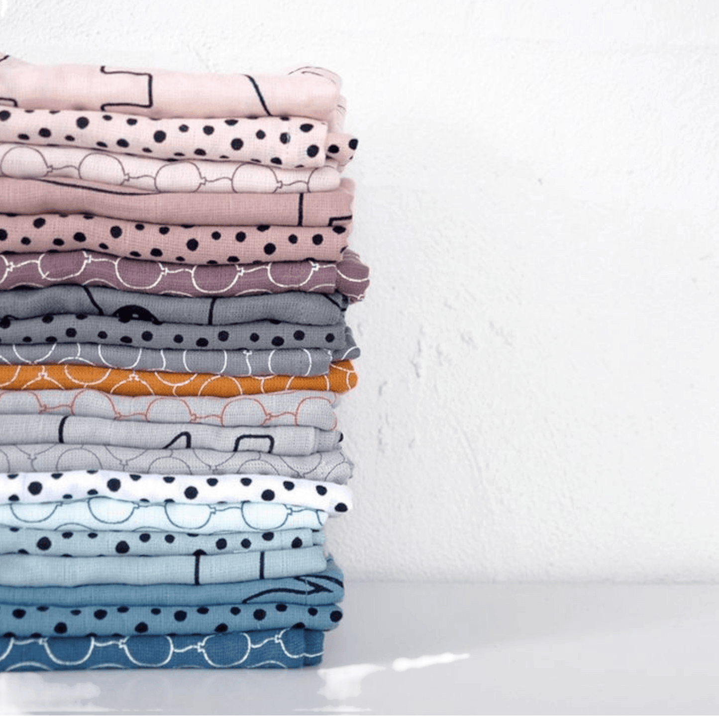 Set 2 Mantas Muselina Happy Dots Azul Done by deer - Palimu