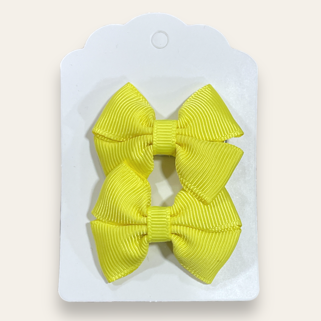 Pinches de colores con pin de metal