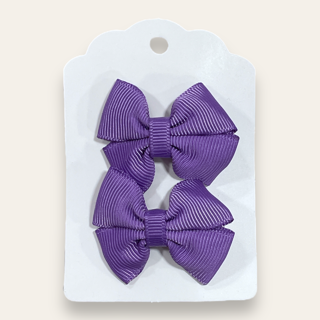 Pinches de colores con pin de metal
