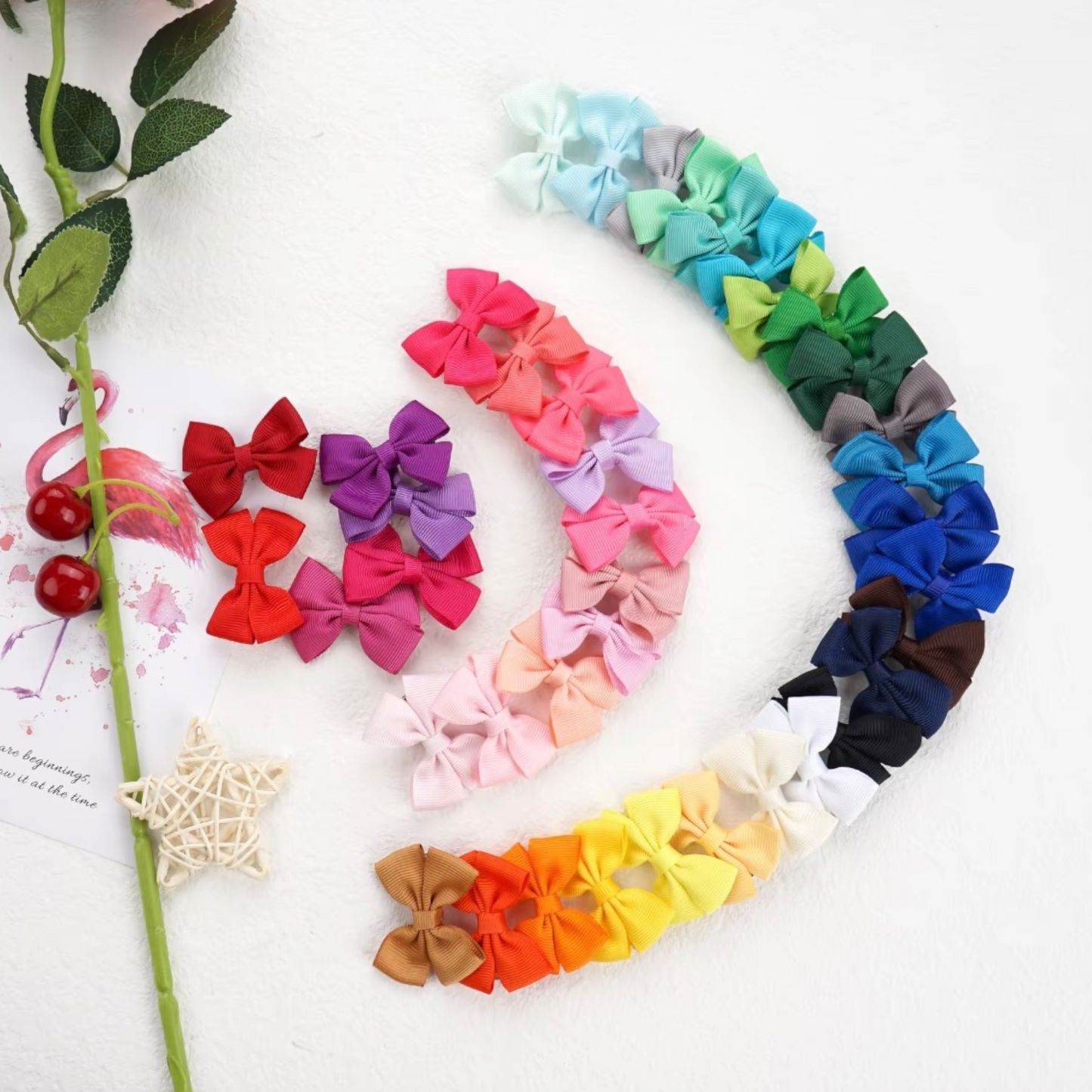 Pinches de colores con pin de metal