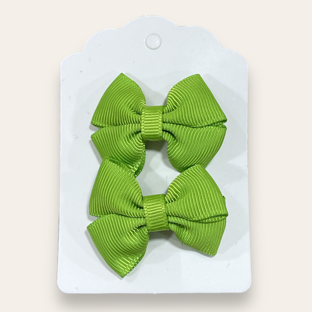 Pinches de colores con pin de metal