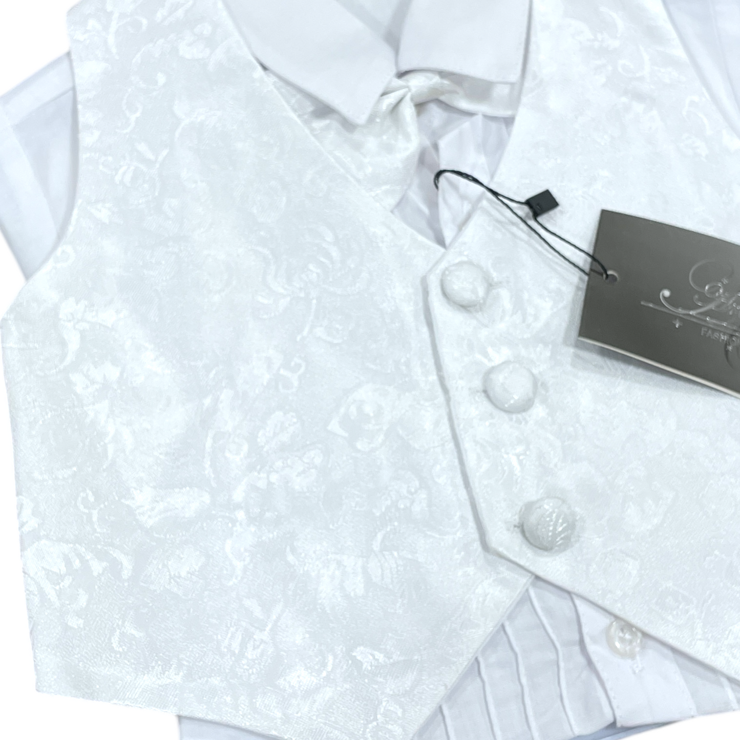Esmoquin blanco de bebé