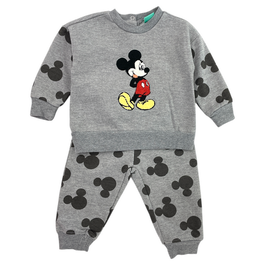 Conjunto de Mickey, Gris